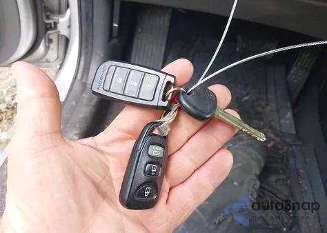 2013 Hyundai Elantra Gls z USA, uszkodzony, nr VIN 5NPDH4AE9DH223433